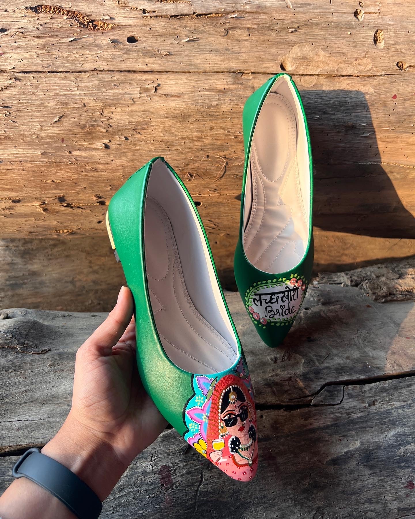 emerald green swag dulhan pointed juttis