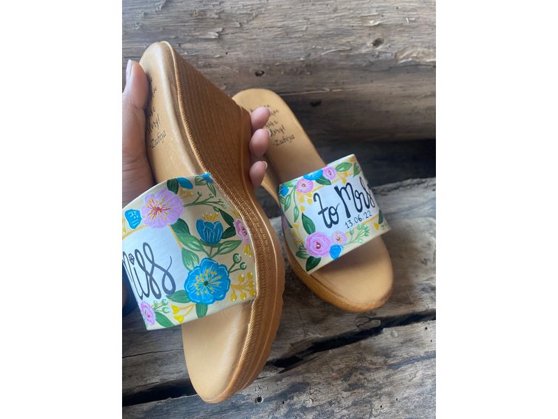 Beige Floral Miss To Mrs Slides