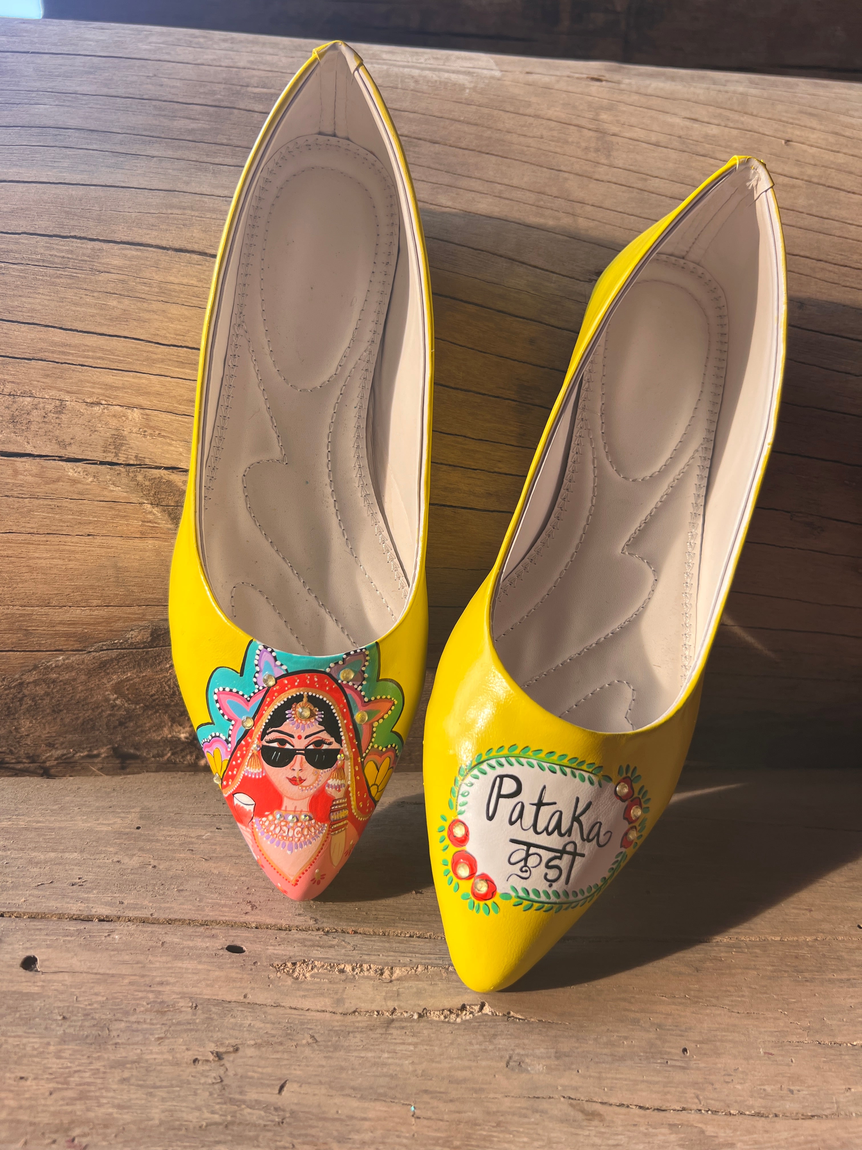 lime yellow dulhan pointed juttis