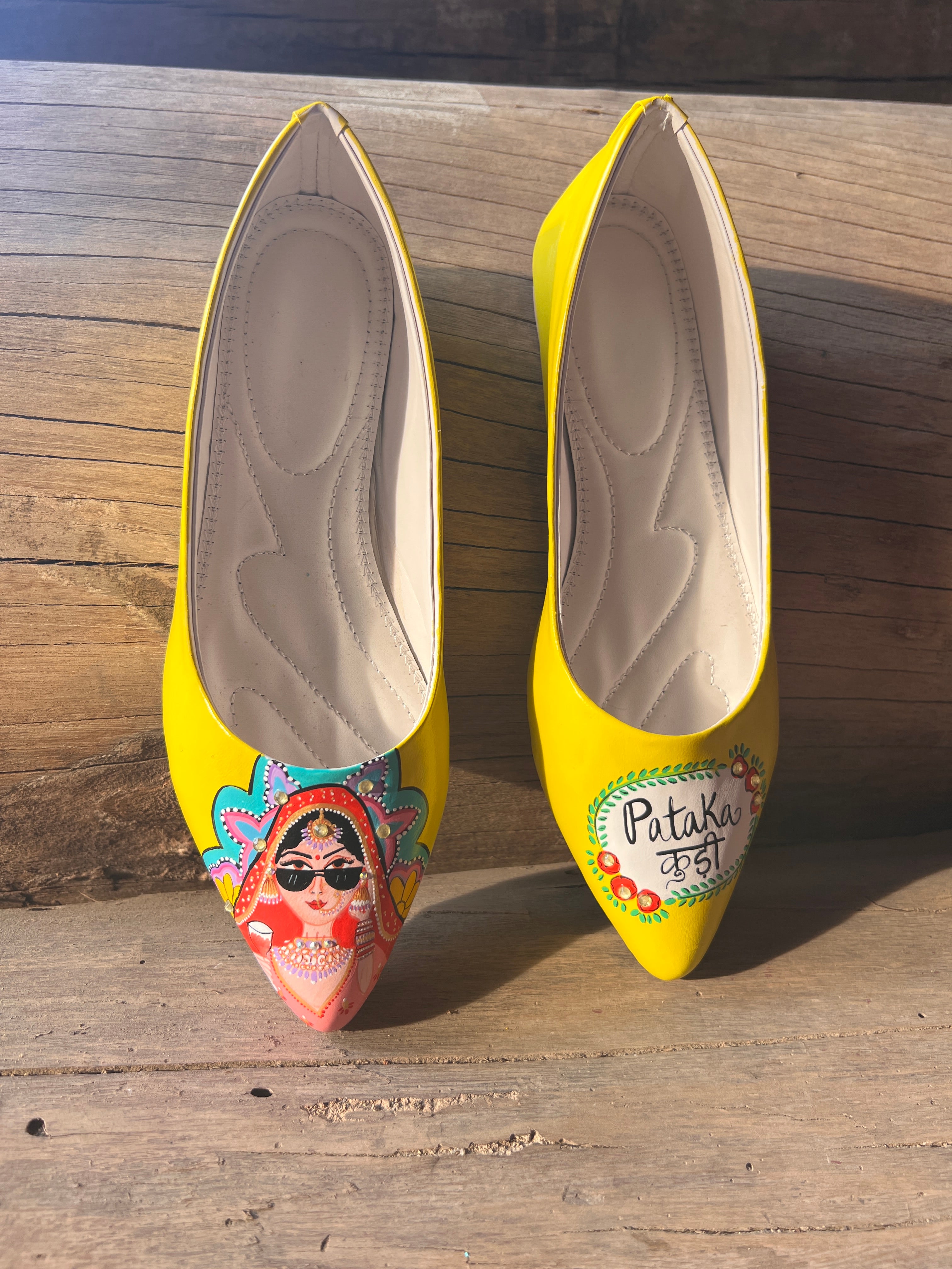 lime yellow dulhan pointed juttis