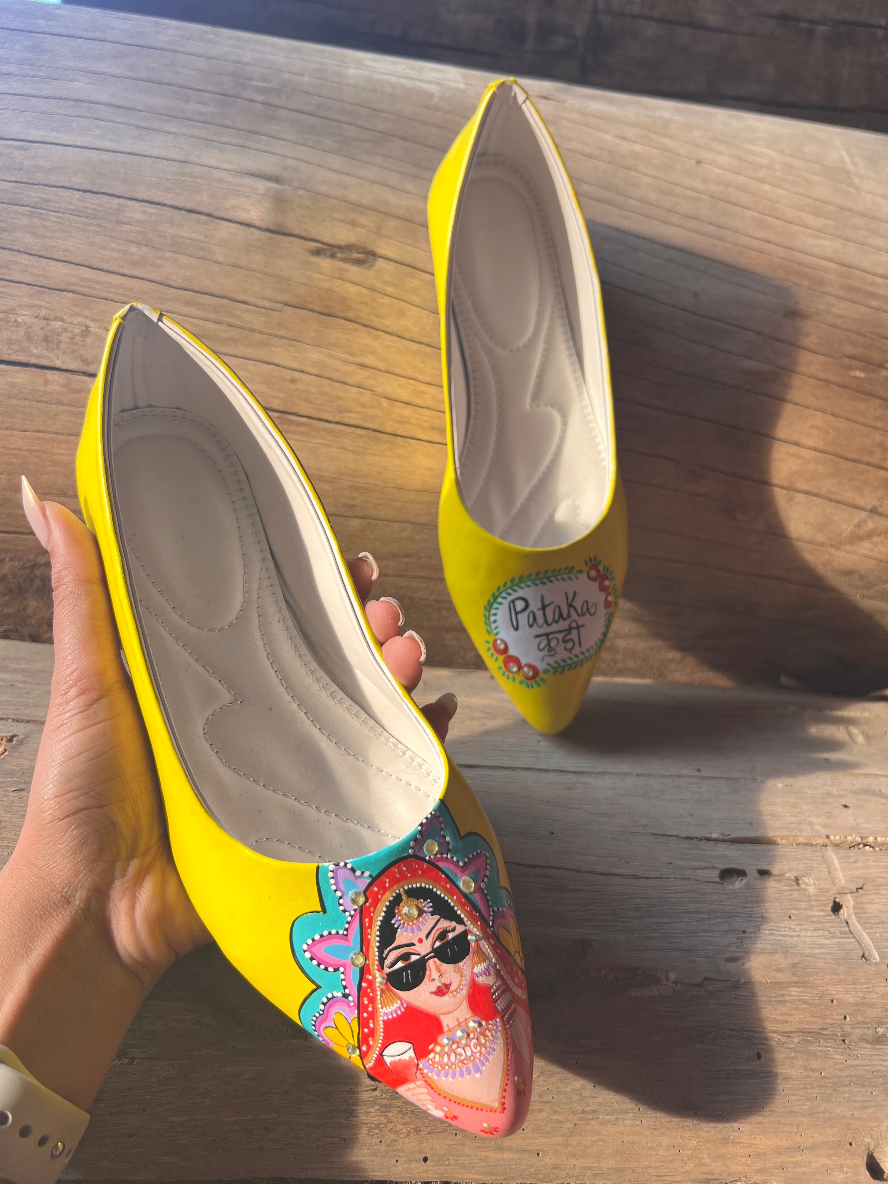 lime yellow dulhan pointed juttis