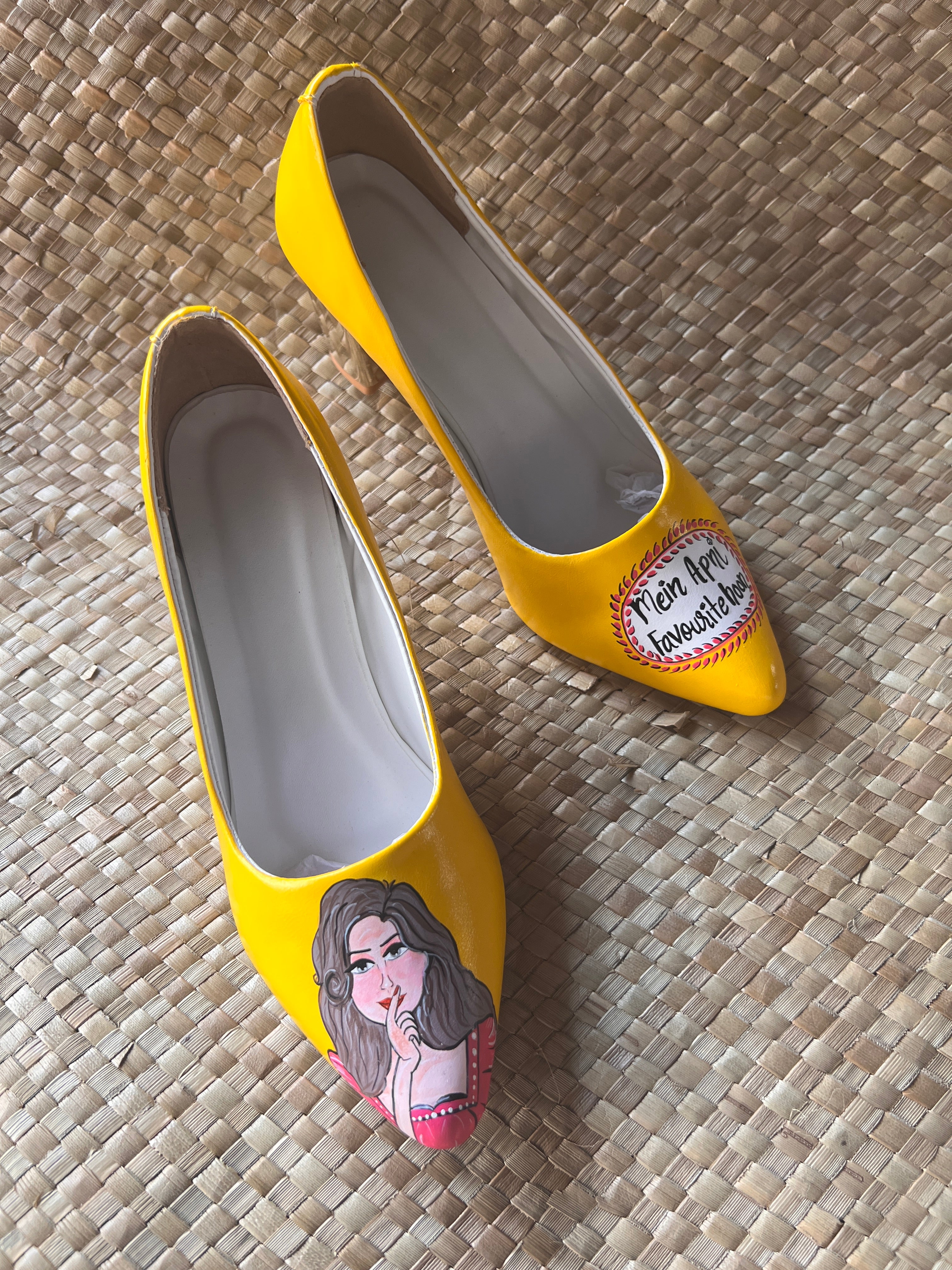 Yellow Mein Apni Favourite Hun 3.5 Heel