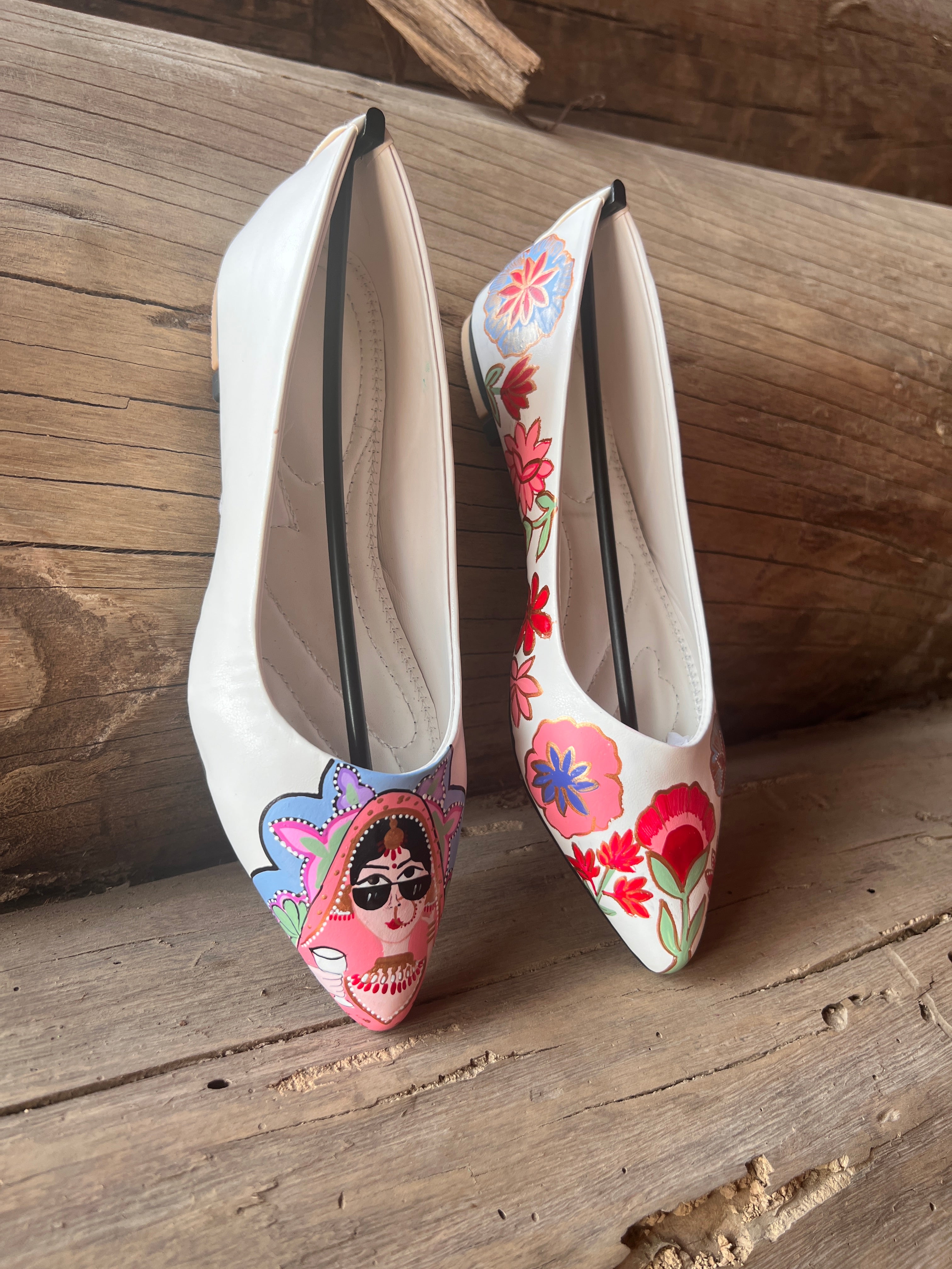 Pastel dulhaniya pointed juttis