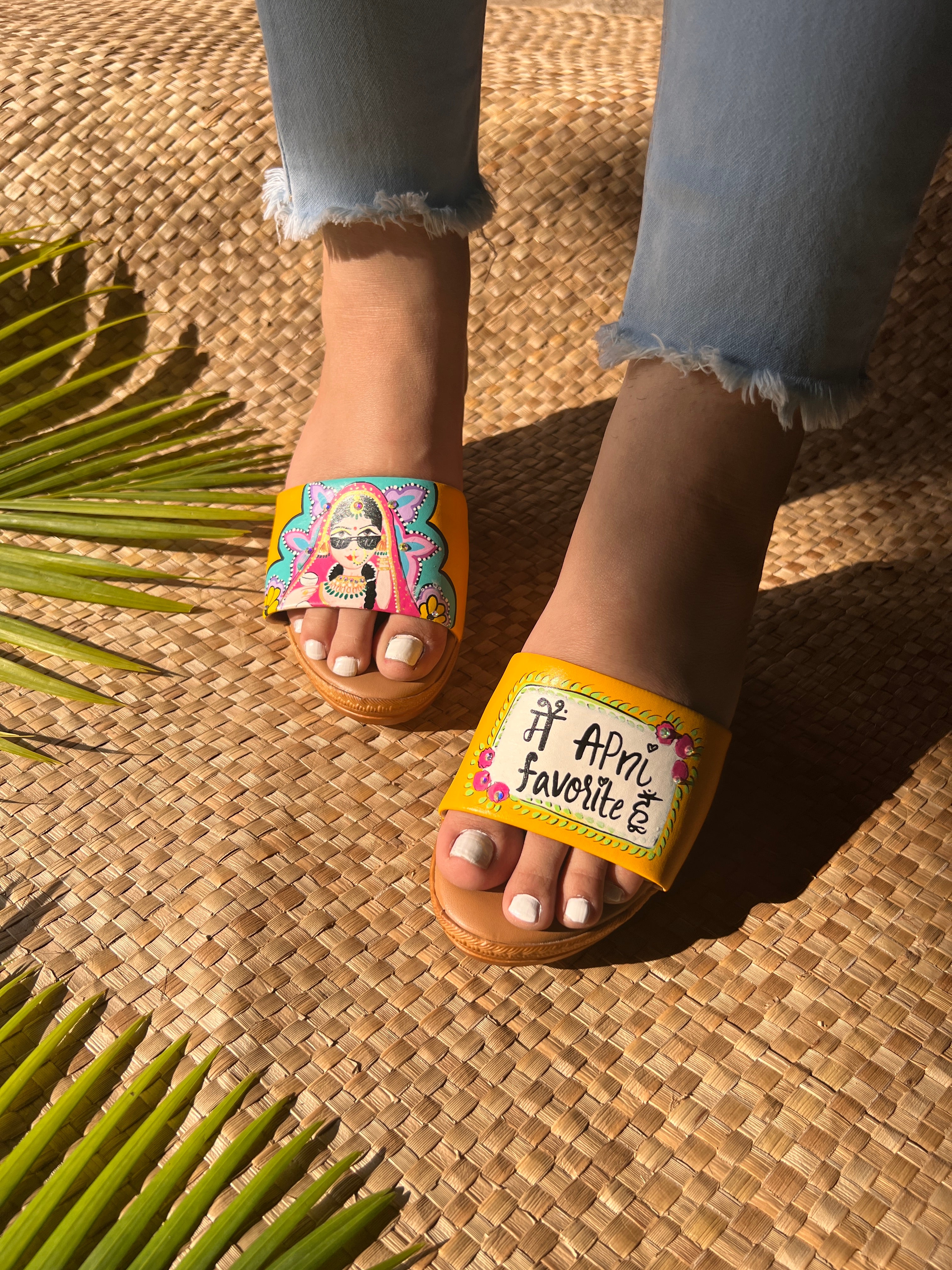 Apni favorite yellow wedges